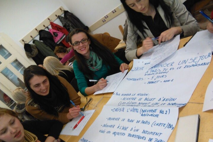 De l'enseignement traditionnel à la perspective co-actionnelle : Nécessité éducative ou chimère<small class="fine d-inline"> </small>?