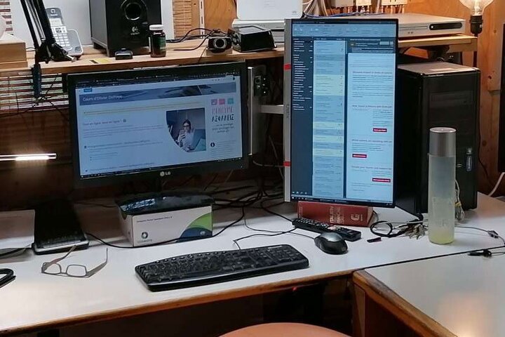 Prof cloué à la maison, devant ton écran<small class="fine d-inline"> </small>? Passe au «<small class="fine d-inline"> </small>dual screen<small class="fine d-inline"> </small>»<small class="fine d-inline"> </small>!